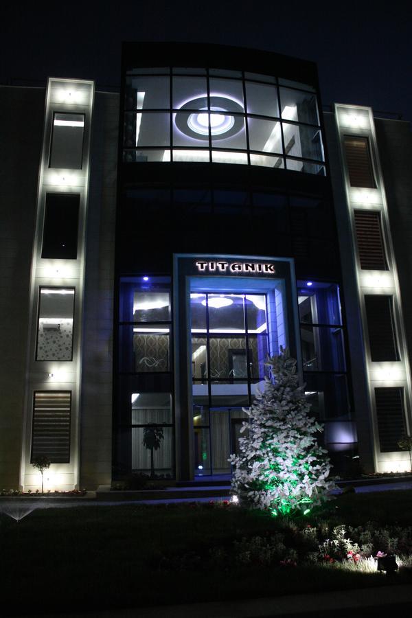 Titanik Hotel Baku Exterior foto